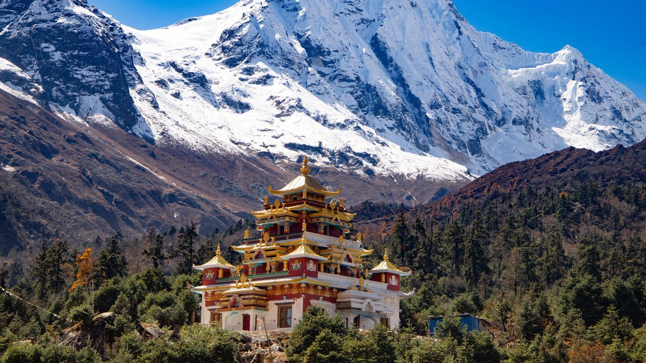 Himalayan Majesty - Nepal